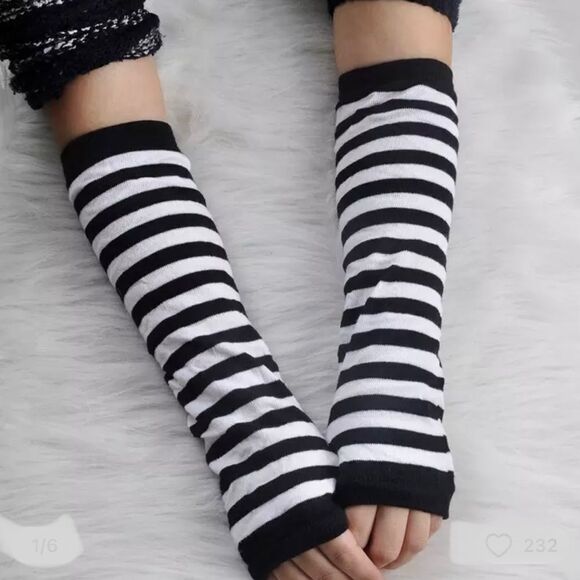 BLACK N WHITE FINGERLESS LONG GLOVES - Picture 1 of 3